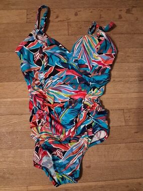 Reef Kaimana One Piece Swimsuit in Blue & Red Size Large